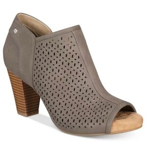 Giani Bernini Taupe Peep-Toe Heels